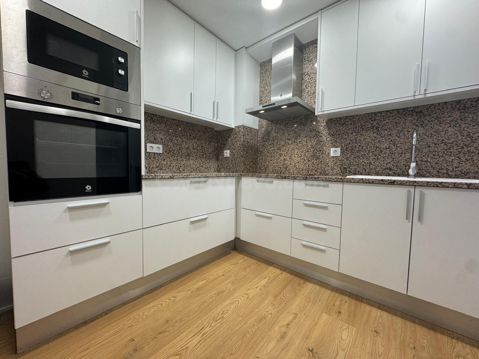 PISO DE SEGUNDA MANO TOTALMENTE REFORMADO EN VENTA EN MANRES - foto 3