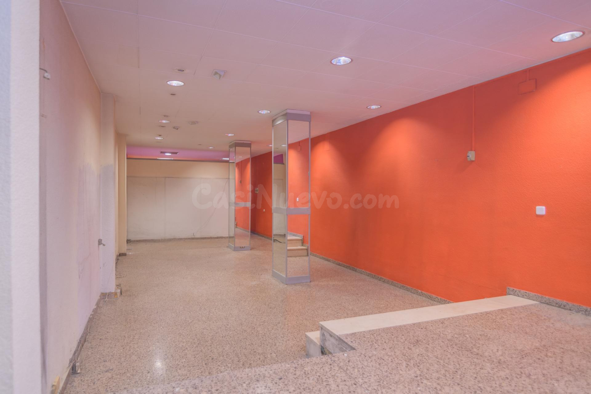 LOCAL COMERCIAL DE SEGONA MÀ EN BON ESTAT EN VENDA A MANRESA