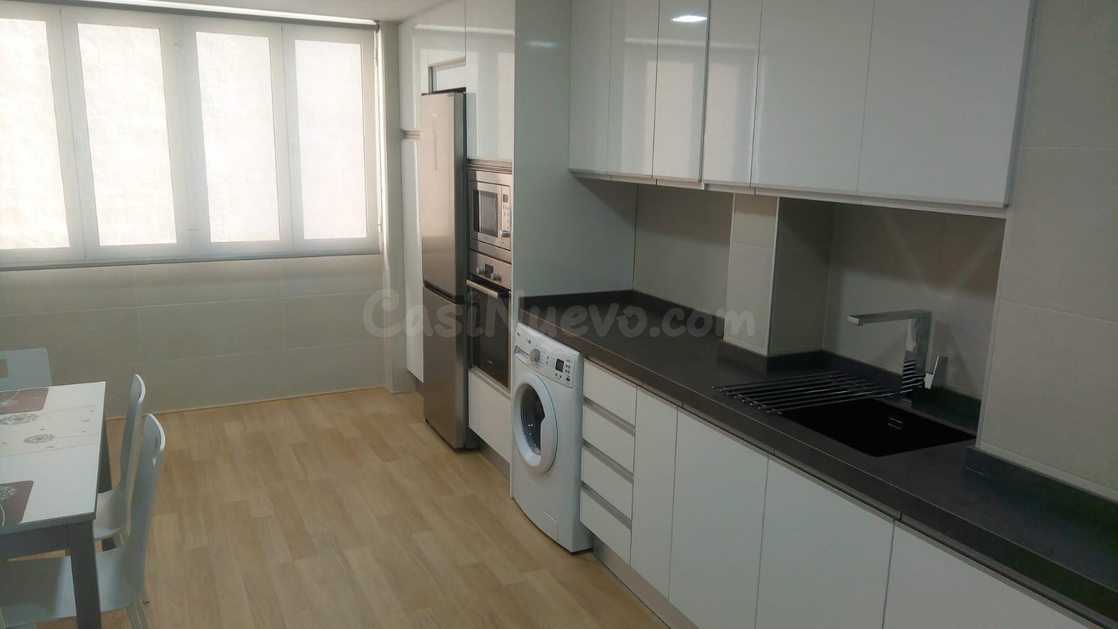 SUPER AMPLIA habitación CON SALÓN PRIVADO, EN EL CENTRO DE E - foto 2