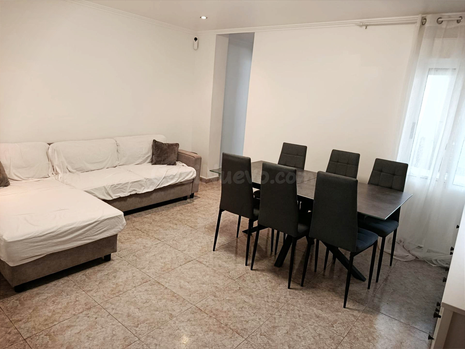 Vivienda reformada de 3 habitaciones  4ª planta con balcón - foto 2