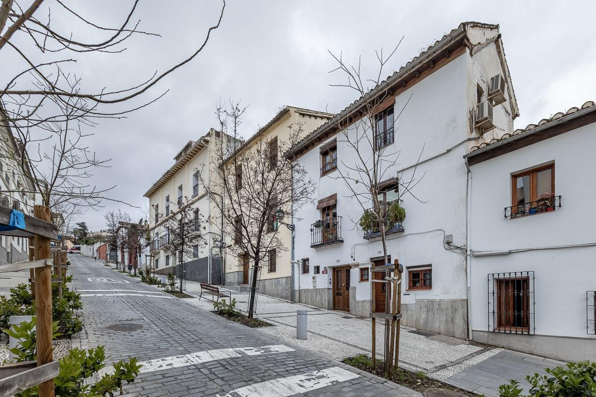Casa adosada en cuesta de Alhacaba
