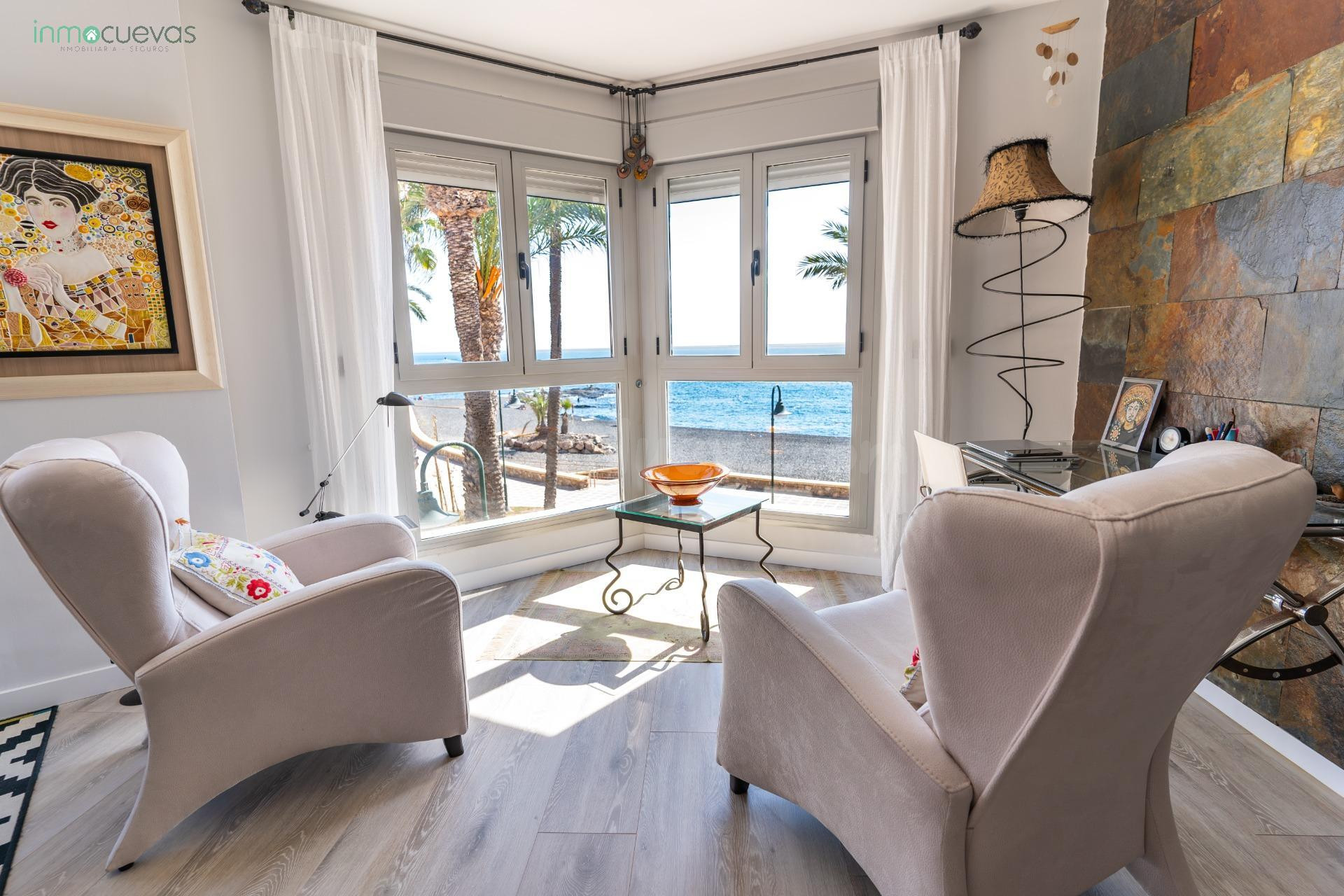 Exclusivo Ático en Primera Línea de Playa en Villaricos: Luj - foto 2