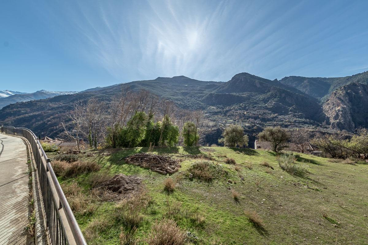 Magnífico terreno urbano en Güejar Sierra con estupendas vis