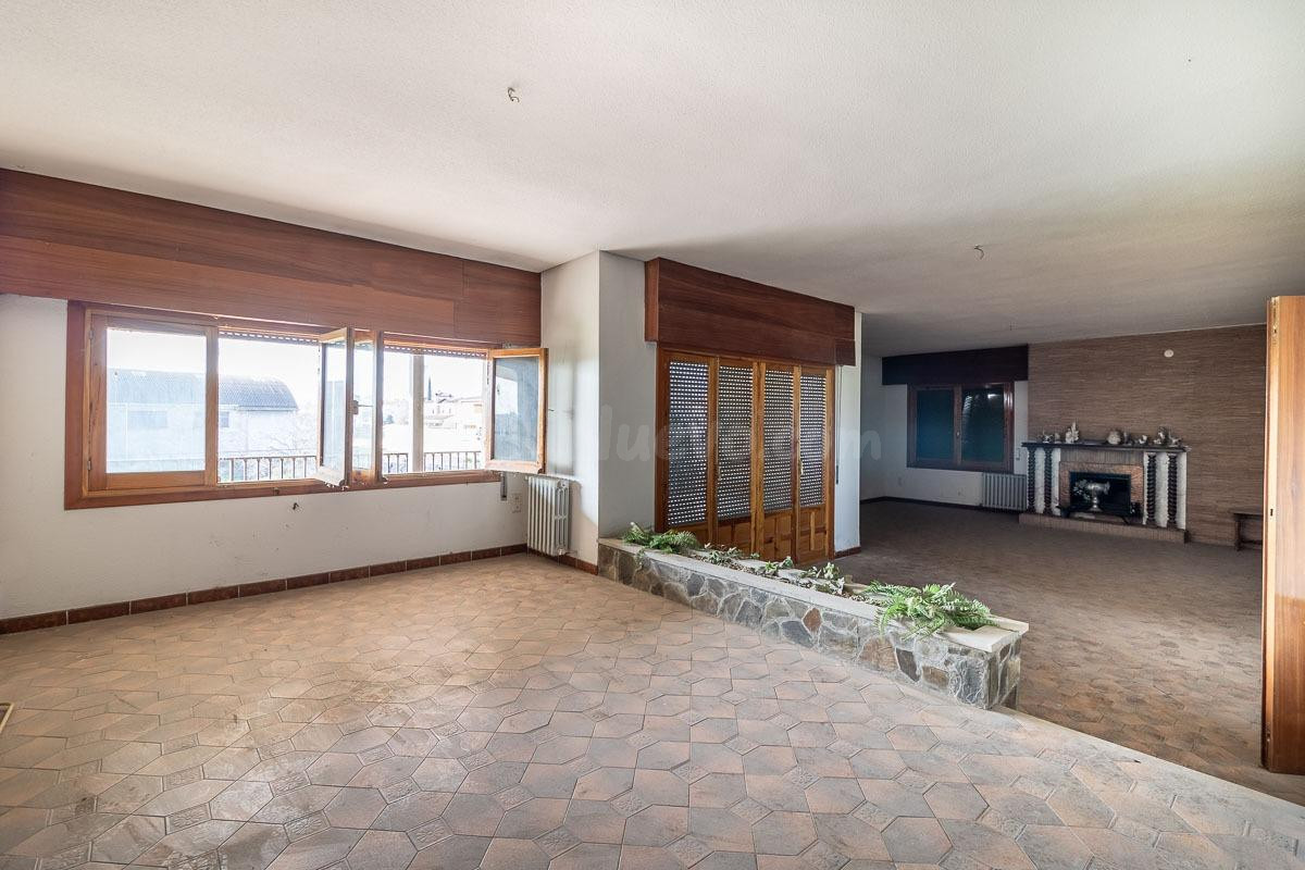 Casa con terreno y nave en Santa Fe - foto 3