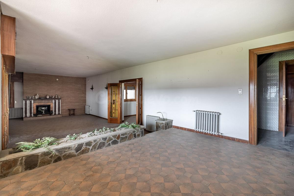 Casa con terreno y nave en Santa Fe - foto 5
