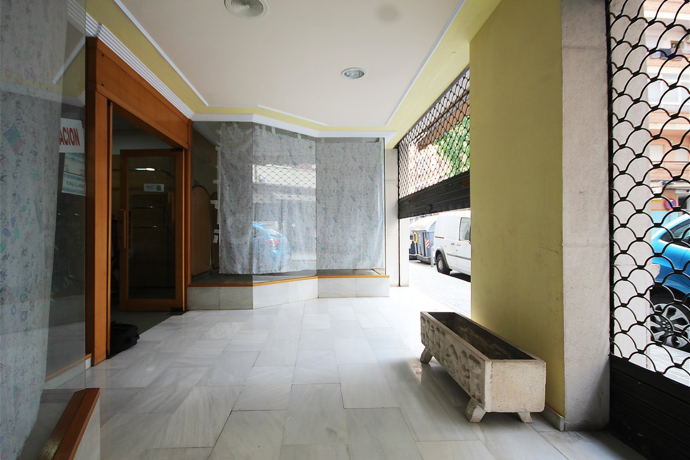 VENTA DE BAJO COMERCIAL EN TORRENT