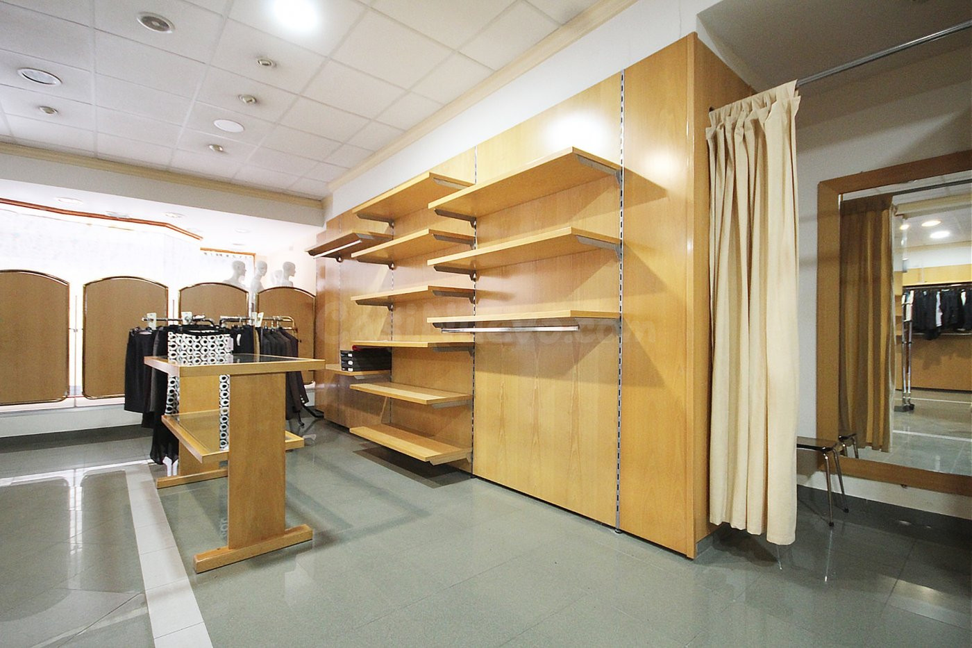 VENTA DE BAJO COMERCIAL EN TORRENT - foto 5