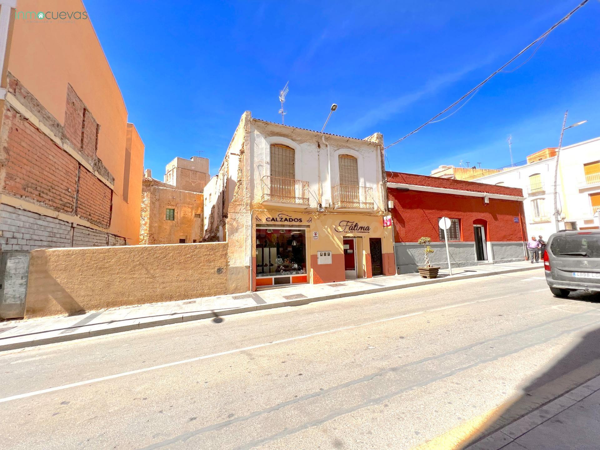 ¡NUEVA OPORTUNIDAD EN PLENO CENTRO DE CUEVAS DEL ALMANZORA!