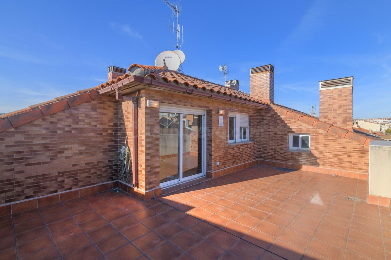 FANTASTICO ÁTICO-DÚPLEX EN VENTA EN MANRESA (ZONA BASES DE M