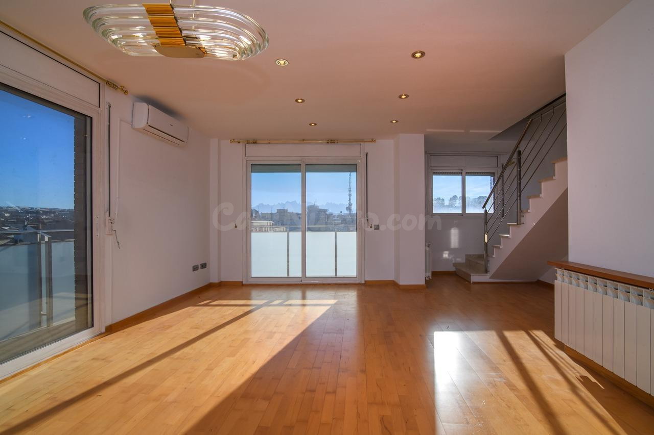 FANTASTICO ÁTICO-DÚPLEX EN VENTA EN MANRESA (ZONA BASES DE M - foto 4