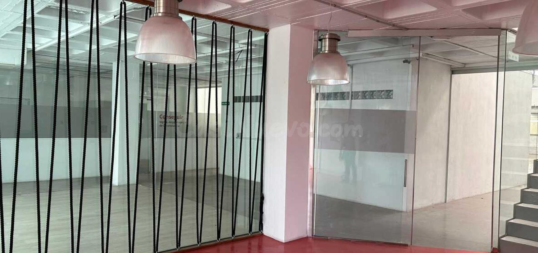 NAVE DE 1800M2 EN EL POLIGONO EMPRESARIAL DE ELCHE. - foto 2