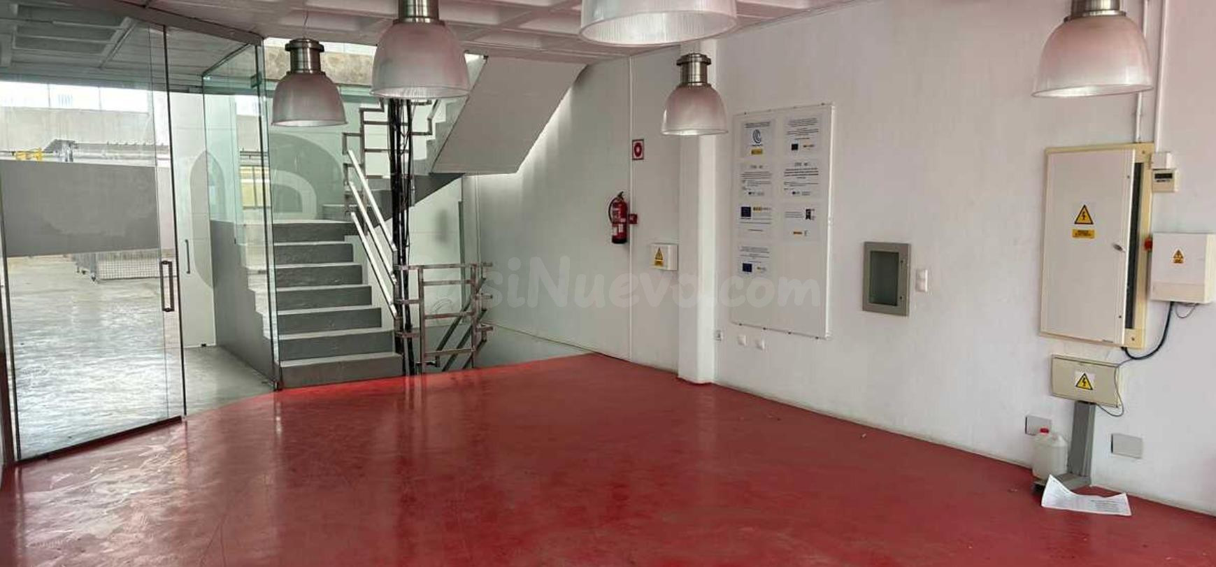 NAVE DE 1800M2 EN EL POLIGONO EMPRESARIAL DE ELCHE. - foto 3