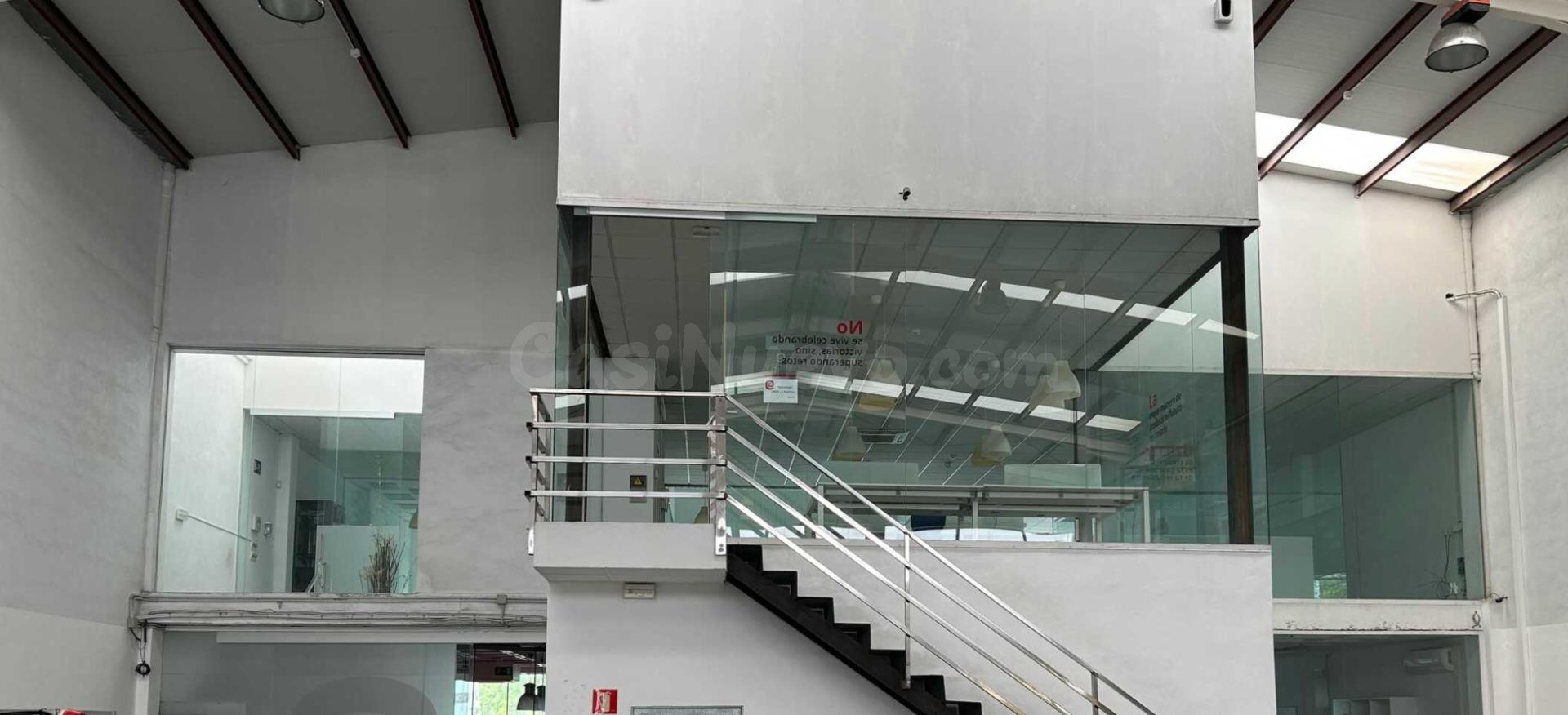 NAVE DE 1800M2 EN EL POLIGONO EMPRESARIAL DE ELCHE. - foto 5