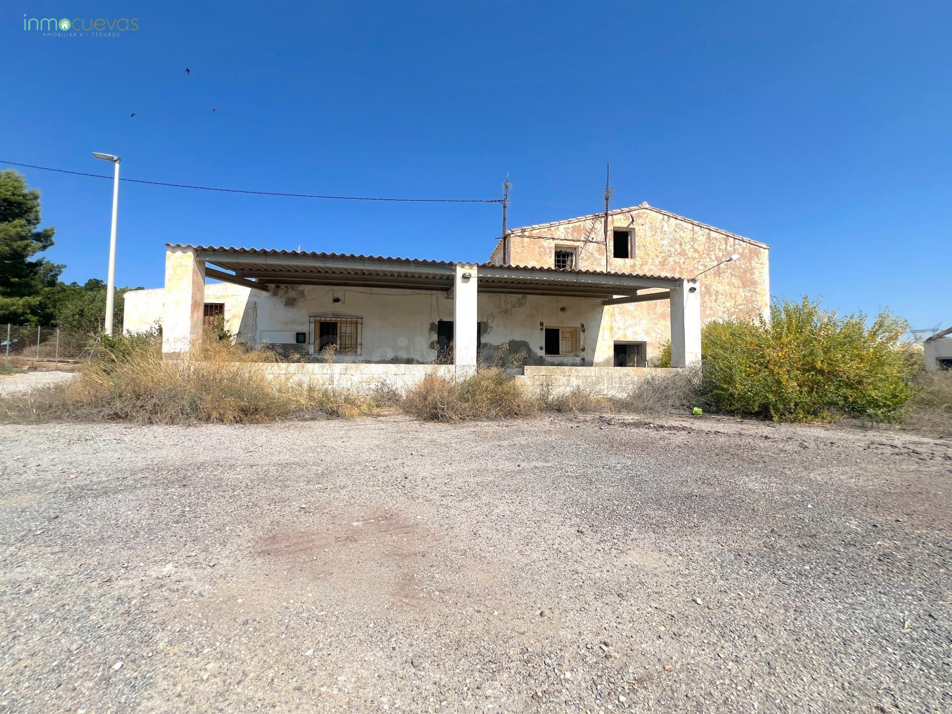 Casa con gran terreno en Burjulú: un proyecto lleno de posib - foto 2