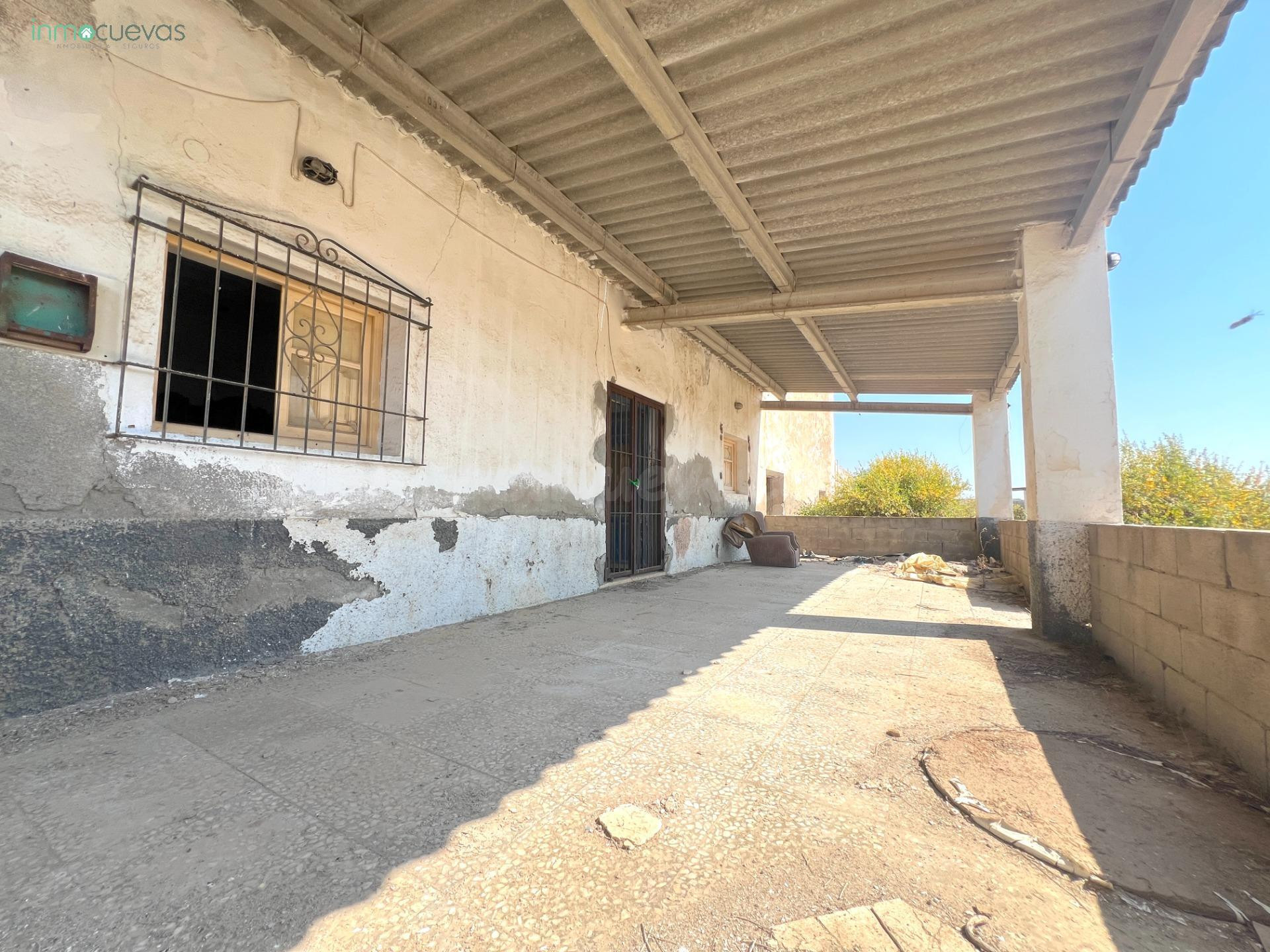 Casa con gran terreno en Burjulú: un proyecto lleno de posib - foto 3