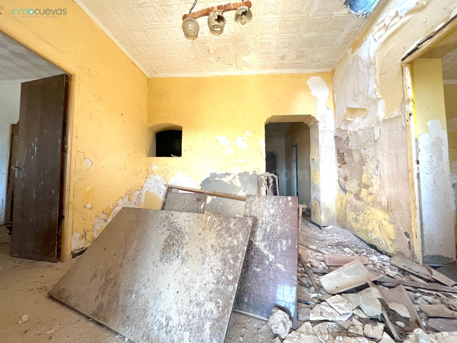 Casa con gran terreno en Burjulú: un proyecto lleno de posib - foto 5