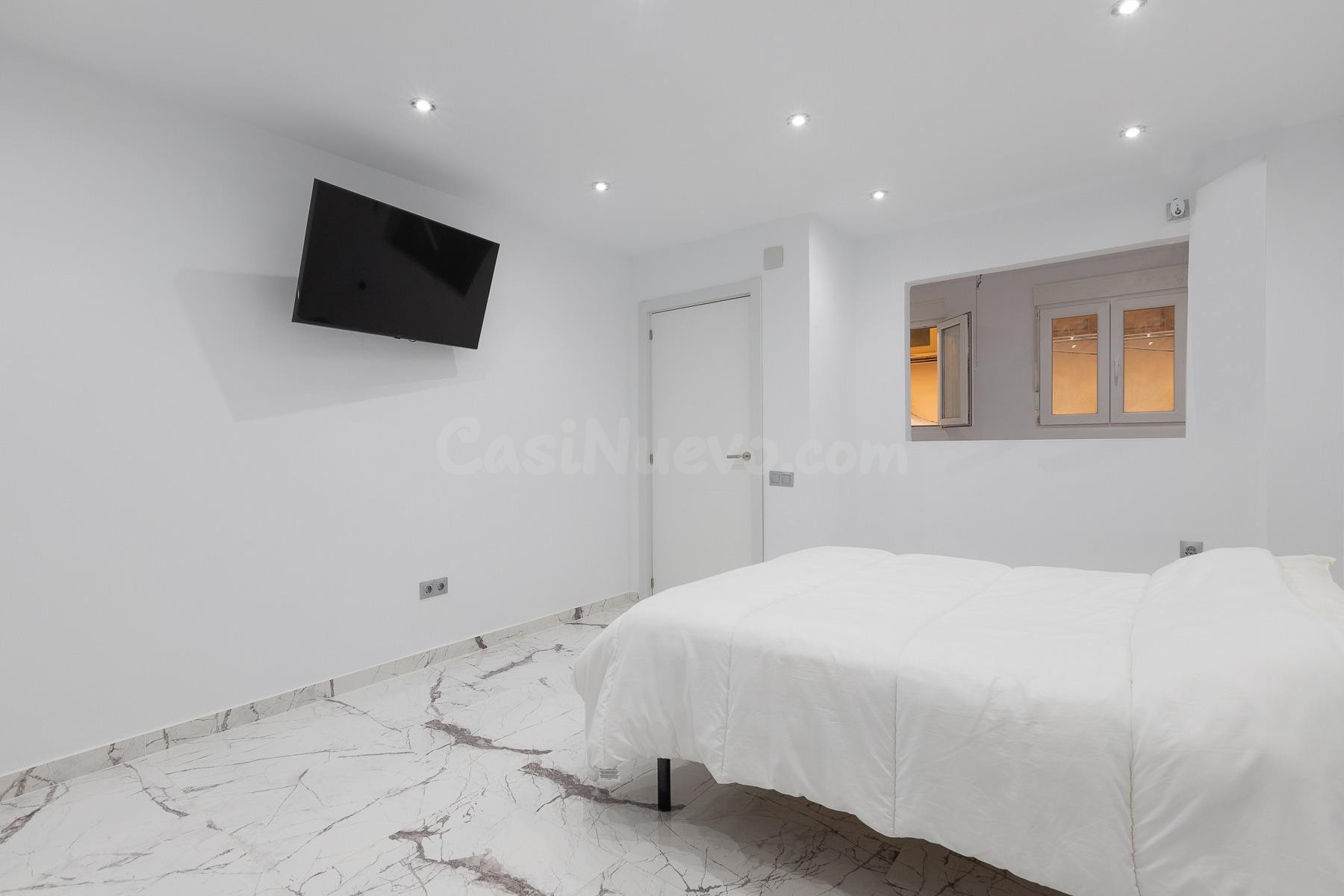 ESTUDIOS A ESTRENAR JUNTO PUERTO DEPORTIVO FUENGIROLA - foto 2