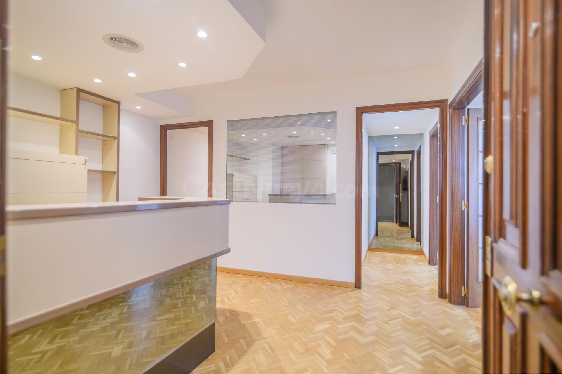 LOCAL COMERCIAL CARRER ALCALDE ARMENGOU