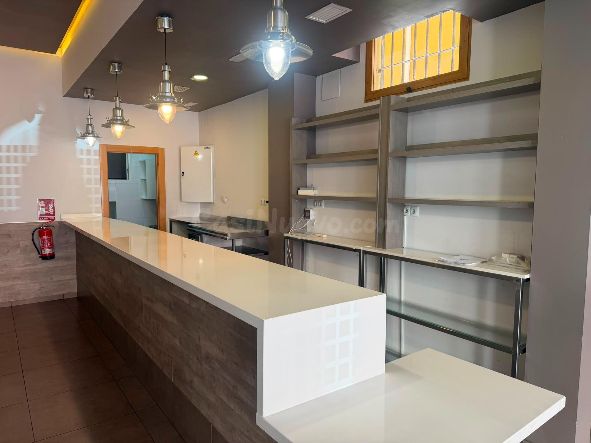Se alquila local comercial con licencia de bar-cafetería en  - foto 2