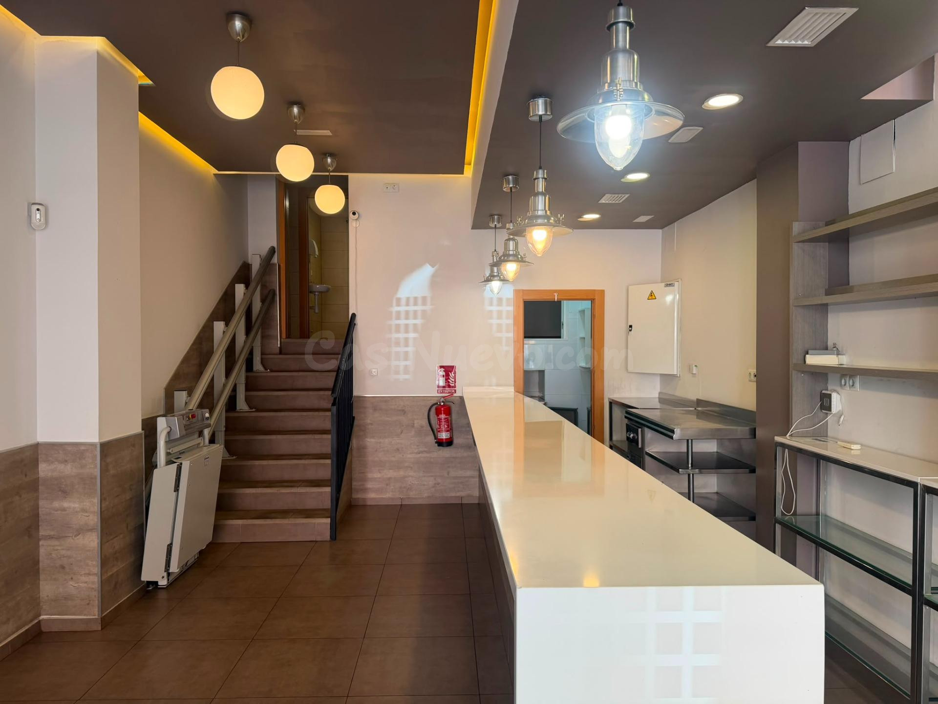 Se alquila local comercial con licencia de bar-cafetería en  - foto 3