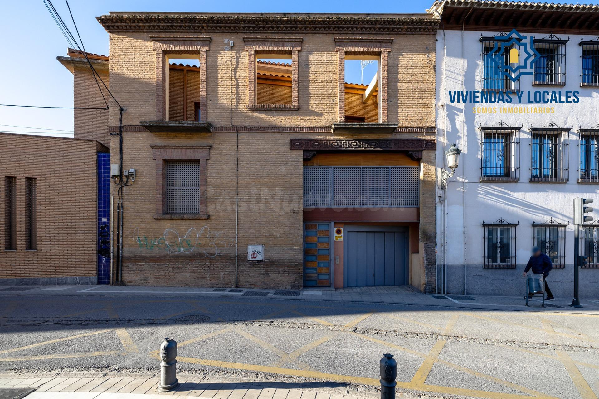 Barrio del Realejo. Sacamos a la venta dos plazas de garaje  - foto 3