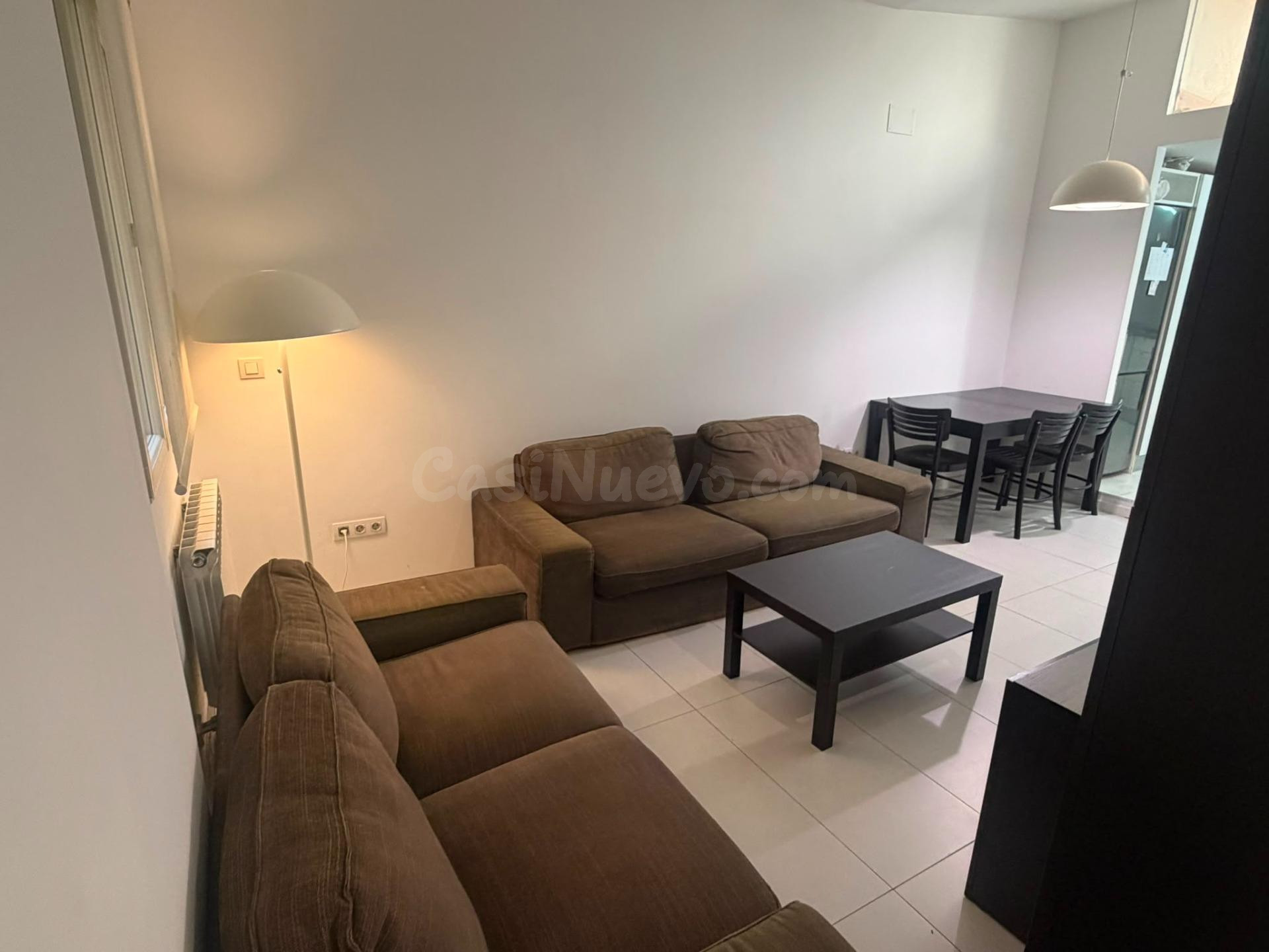 ESTUDIANTES. Piso situado en Avenida de la Constitución (centro zona). 3 dormitorios. 1 baño