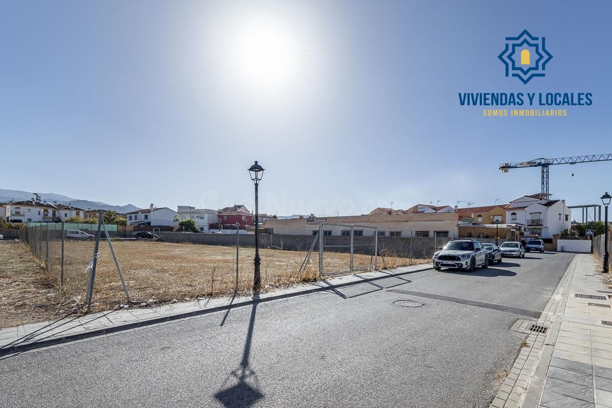Solar de 1.175 m2 en Ogijares - foto 3