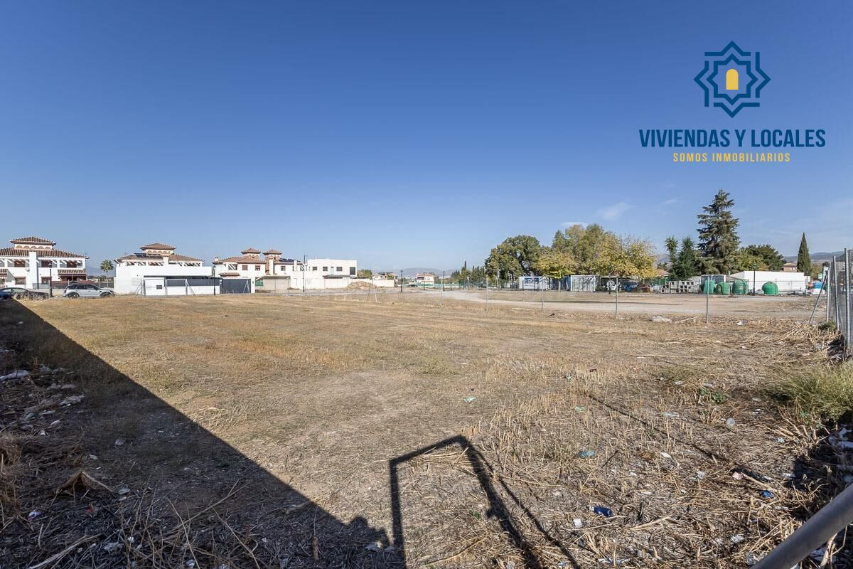 Solar de 1.175 m2 en Ogijares - foto 5