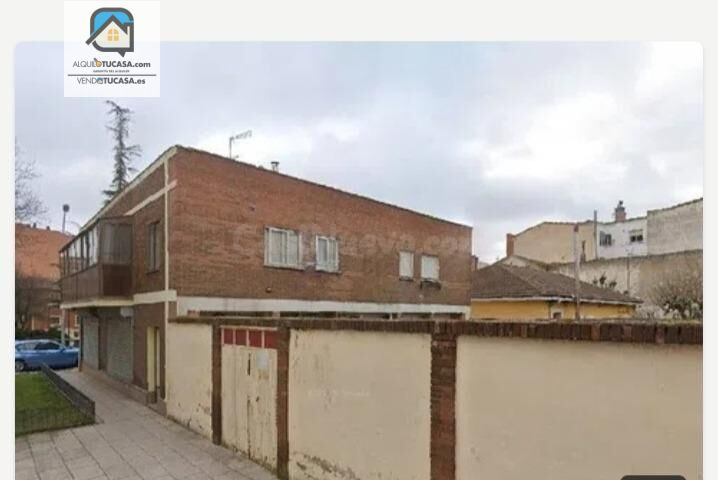 CASA DE DOS PLANTAS AYUNTAMIENTO