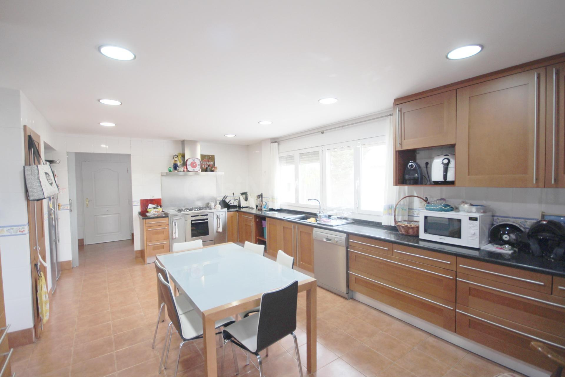 ALQUILER DE CHALET ALTO STANDING EN ZONA LAS AMÉRICAS - foto 3