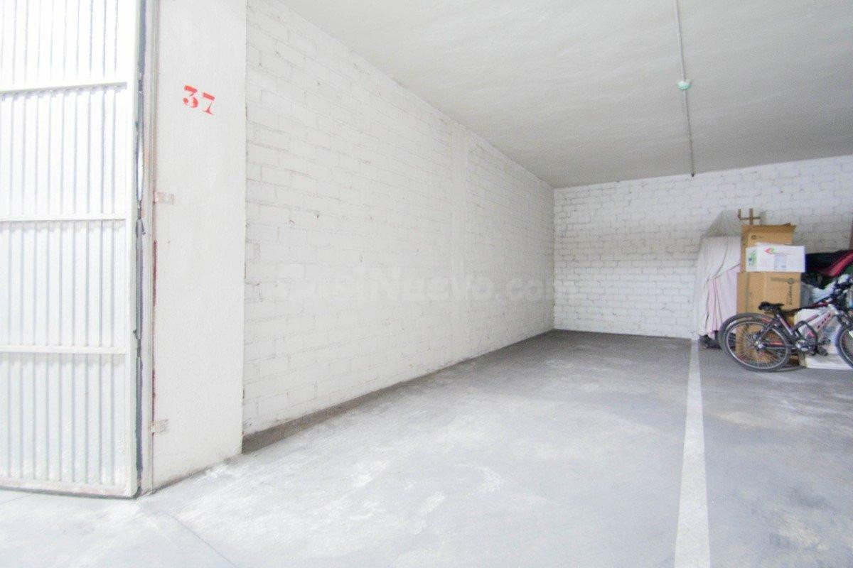 Se vende plaza de aparcamiento cerrada junto Alhamar - foto 4