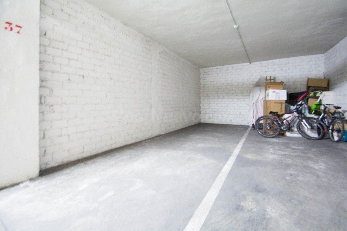 Se vende plaza de aparcamiento cerrada junto Alhamar - foto 5