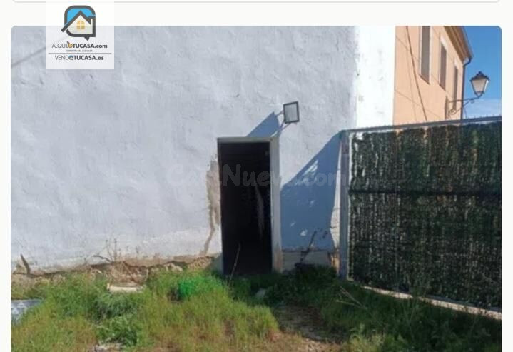 Amplia y Modernizada Casa de Dos Plantas en la Zona del Cris