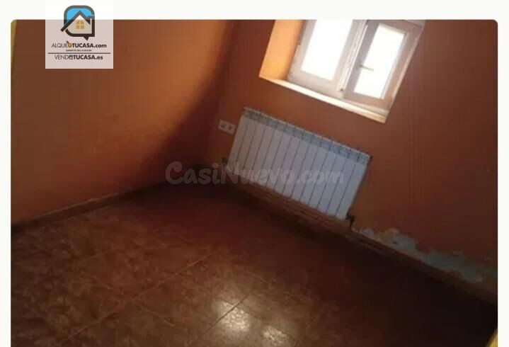 Amplia y Modernizada Casa de Dos Plantas en la Zona del Cris - foto 2