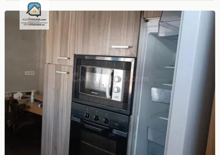 Amplia y Modernizada Casa de Dos Plantas en la Zona del Cris - foto 3