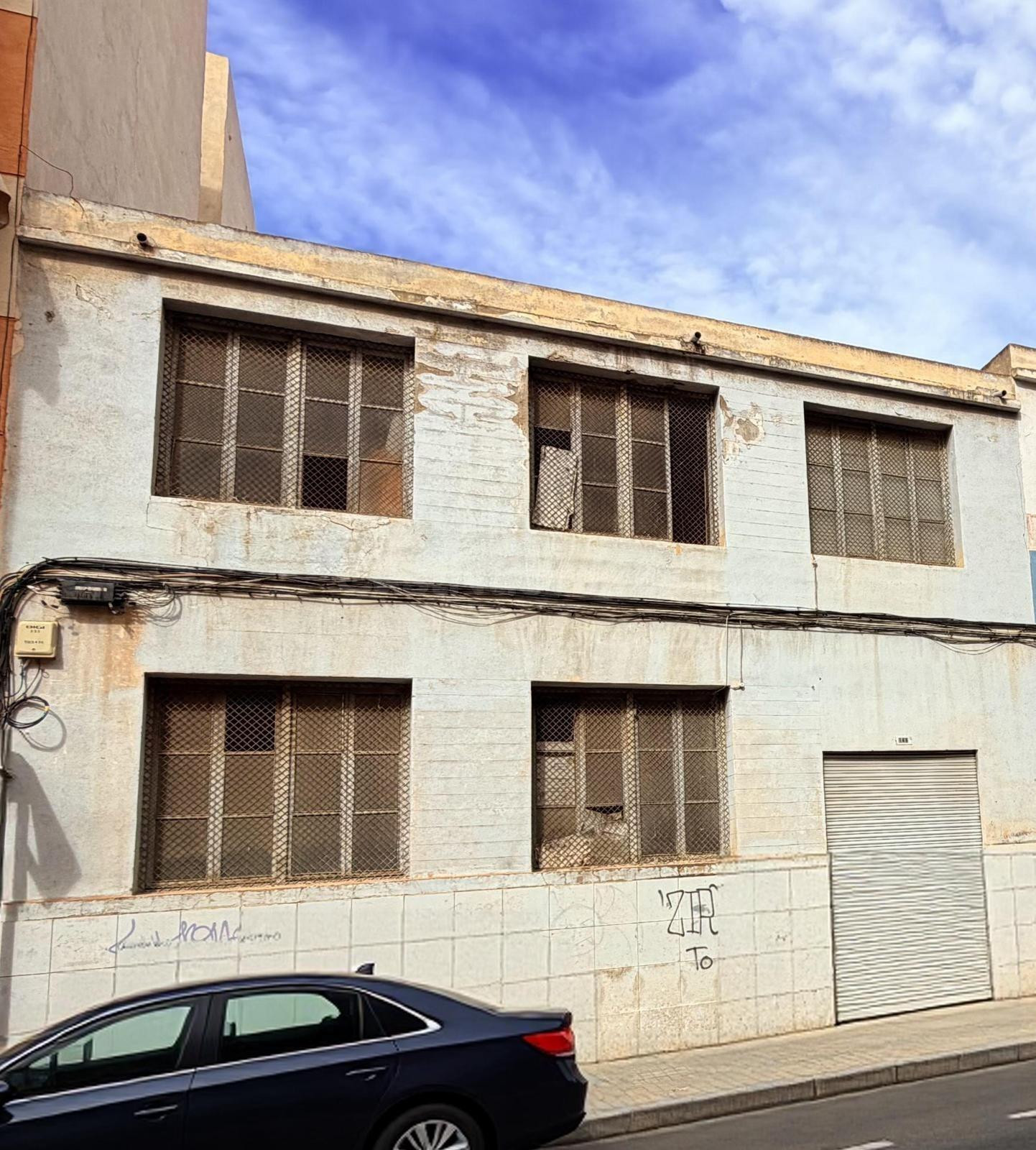 Oportunidad de inversión: nave con potencial edificable hast