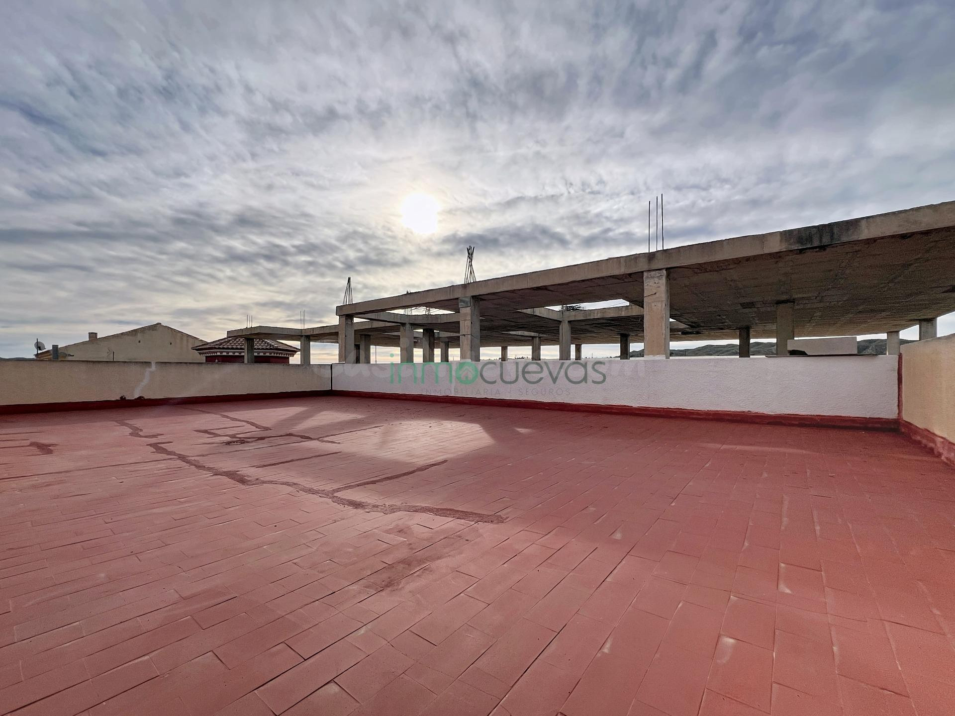Amplio Ático con Terraza y Solarium en Cuevas del Almanzora - foto 4