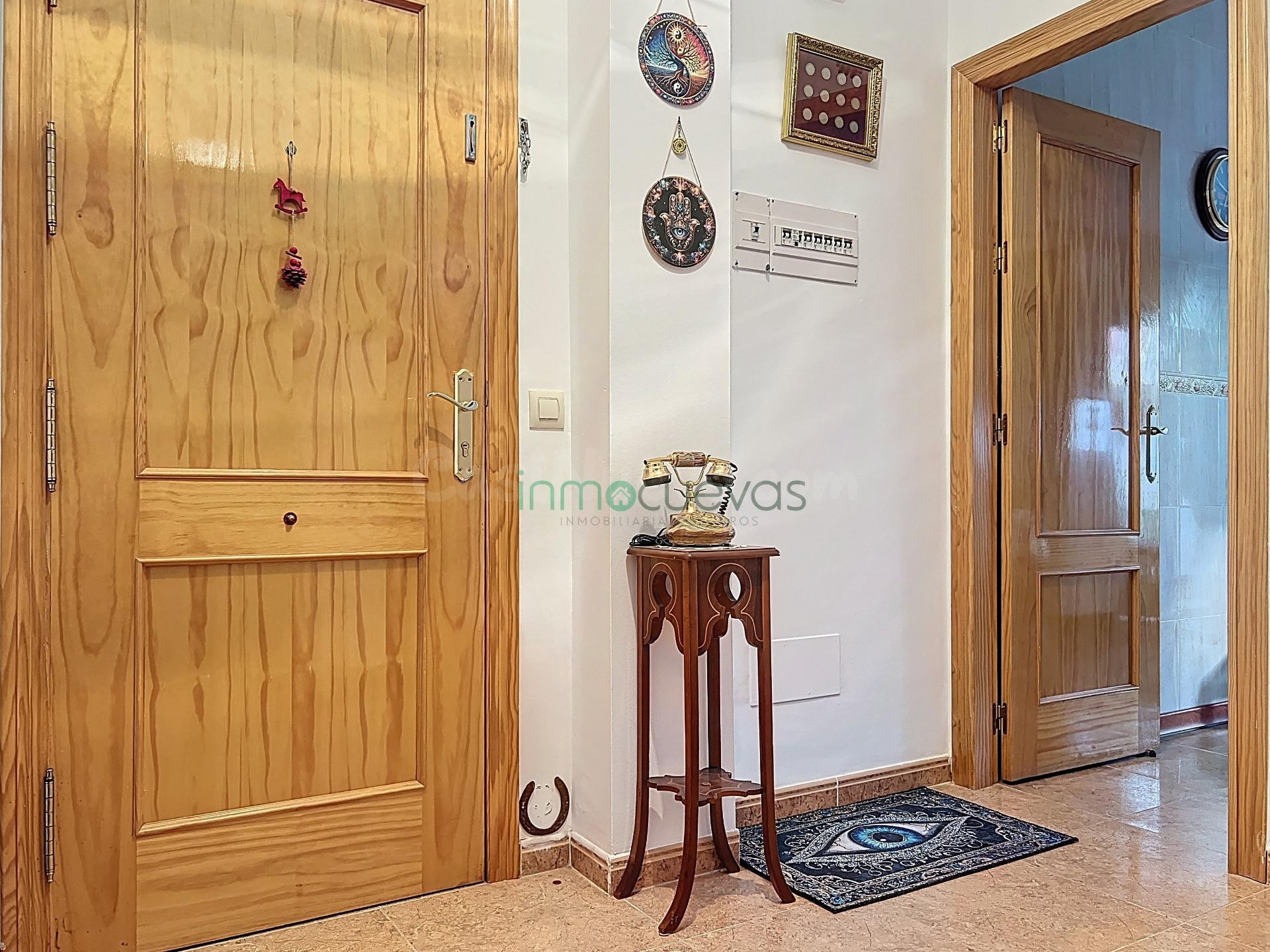 Amplio Ático con Terraza y Solarium en Cuevas del Almanzora - foto 5