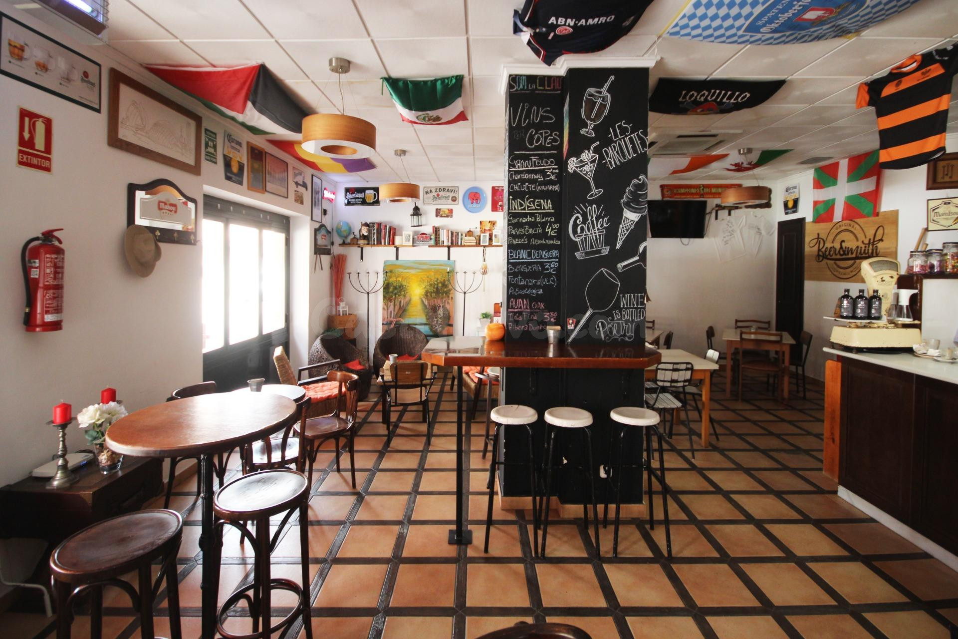 VENTA DE LOCAL CON NEGOCIO DE HOSTELERIA EN PLENO FUNCIONAMI - foto 4