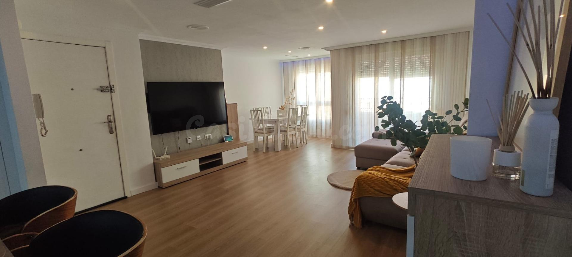 ¡No dejes escapar esta exclusica oportunidad!! Amplio piso l - foto 3