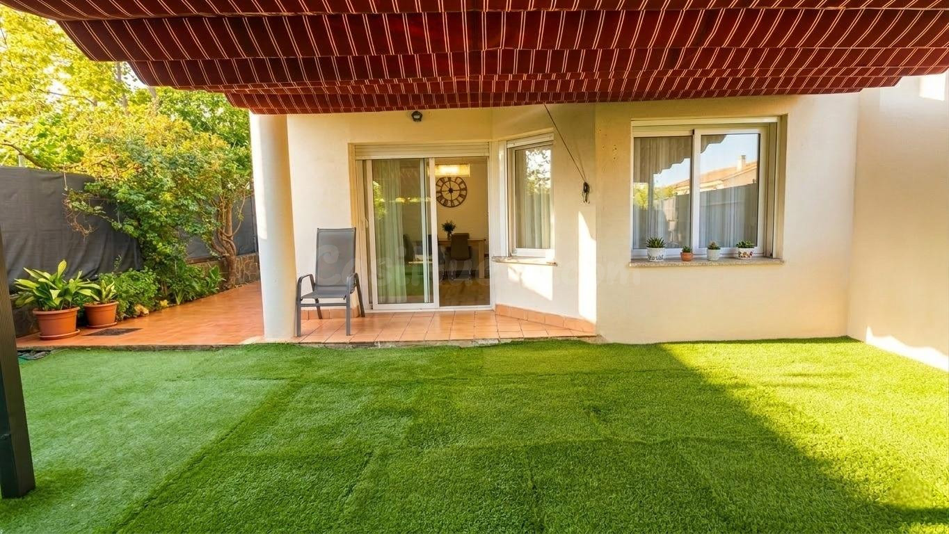 Planta baja con amplias terrazas