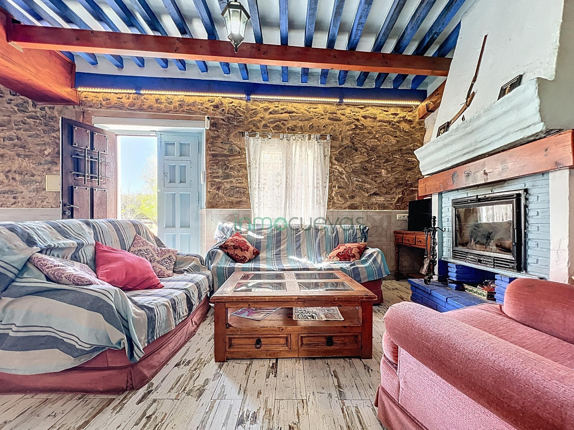 Acogedora Casa Rústica en Vera - ¡Listo para Entrar a Vivir! - foto 4
