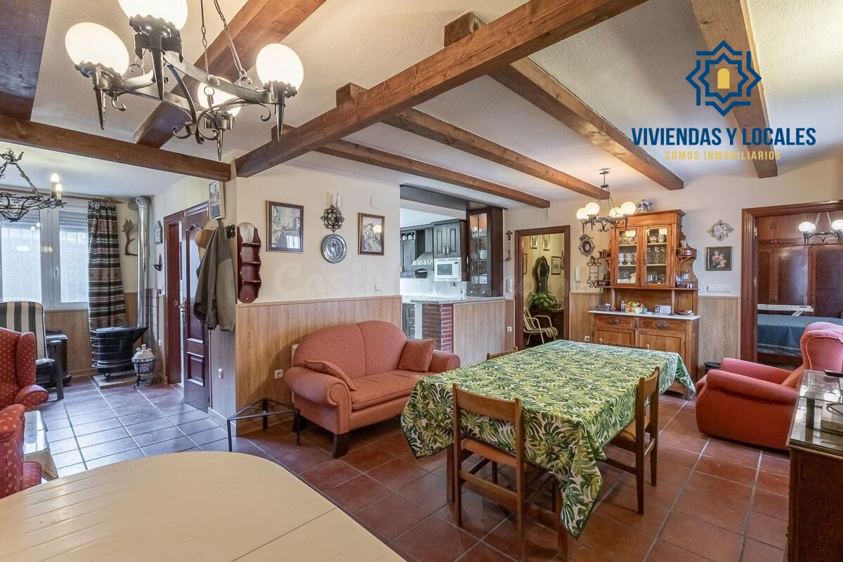Chalet con piscina y gran parcela en la urbanización Molino  - foto 5