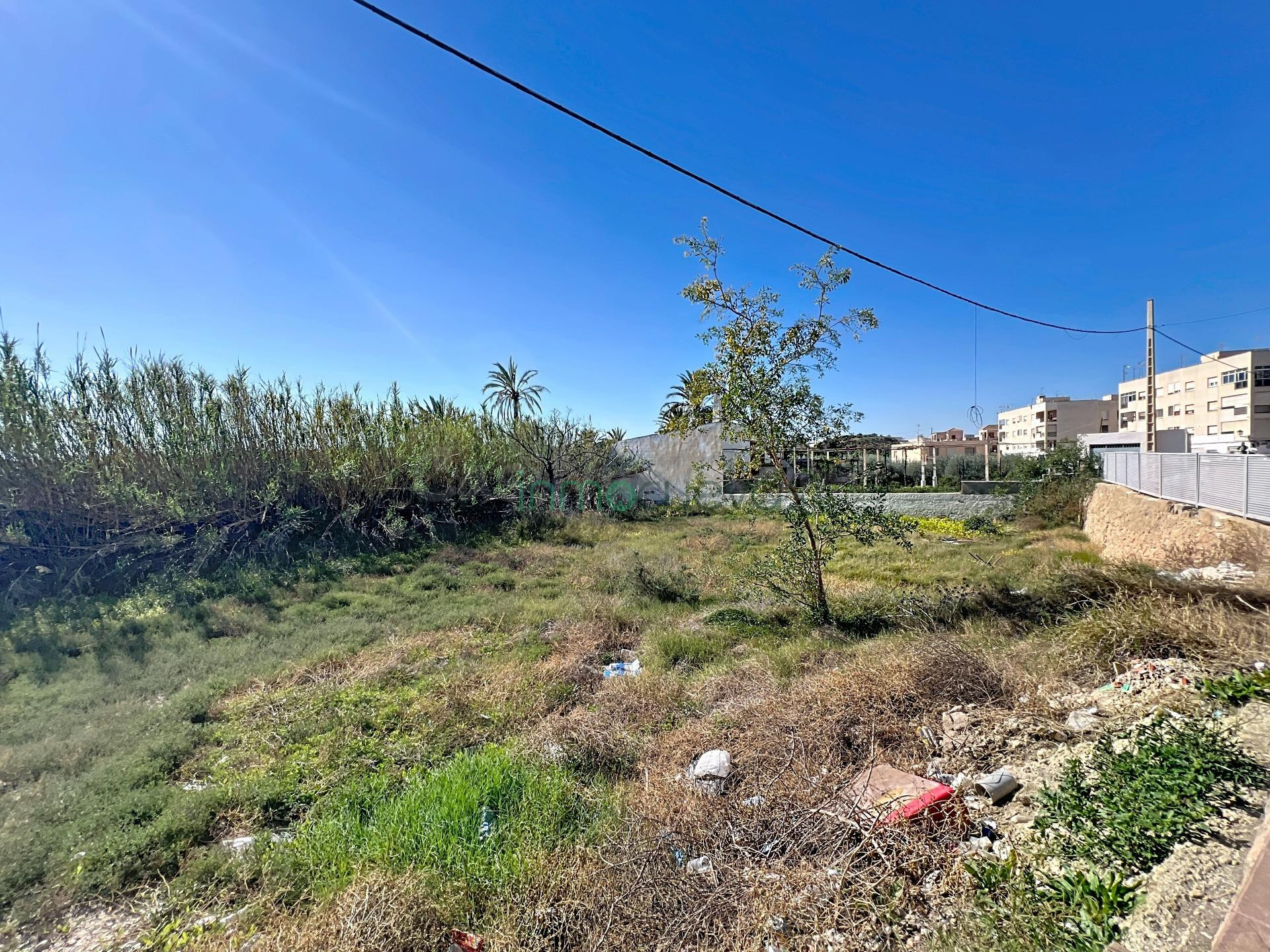 Amplio Terreno Urbano en el Centro de Cuevas del Almanzora - foto 3