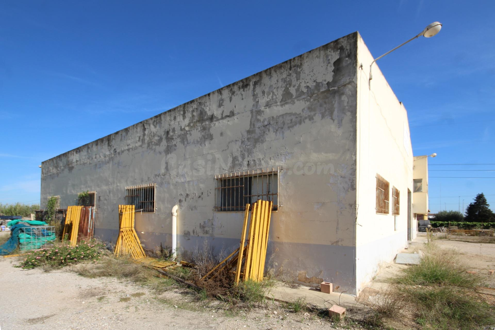 VENTA DE NAVE INDUSTRIAL EN AMPLIA PARCELA EN TORRENT - foto 5
