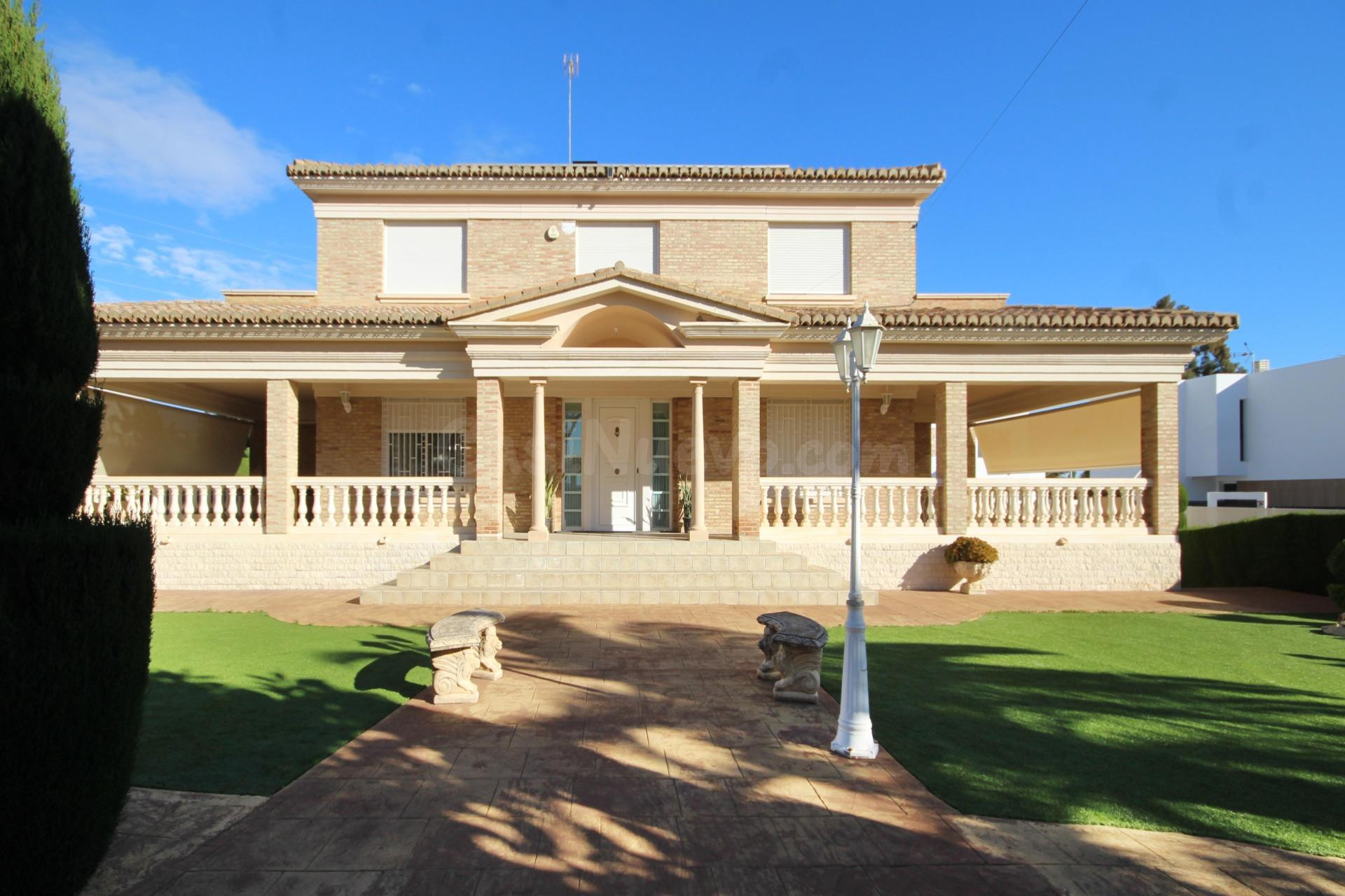 EXQUISITA VILLA DE LUJO EN  EL VEDAT DE TORRENT