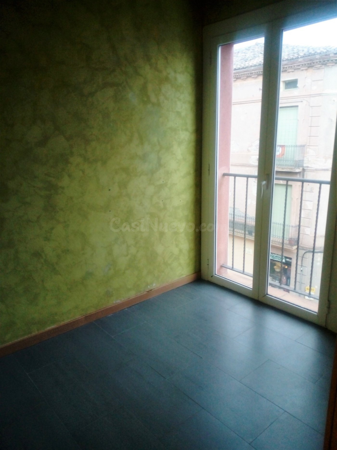 En Artés a 15 km de Manresa. Piso reformado de 3 habitacione - foto 4