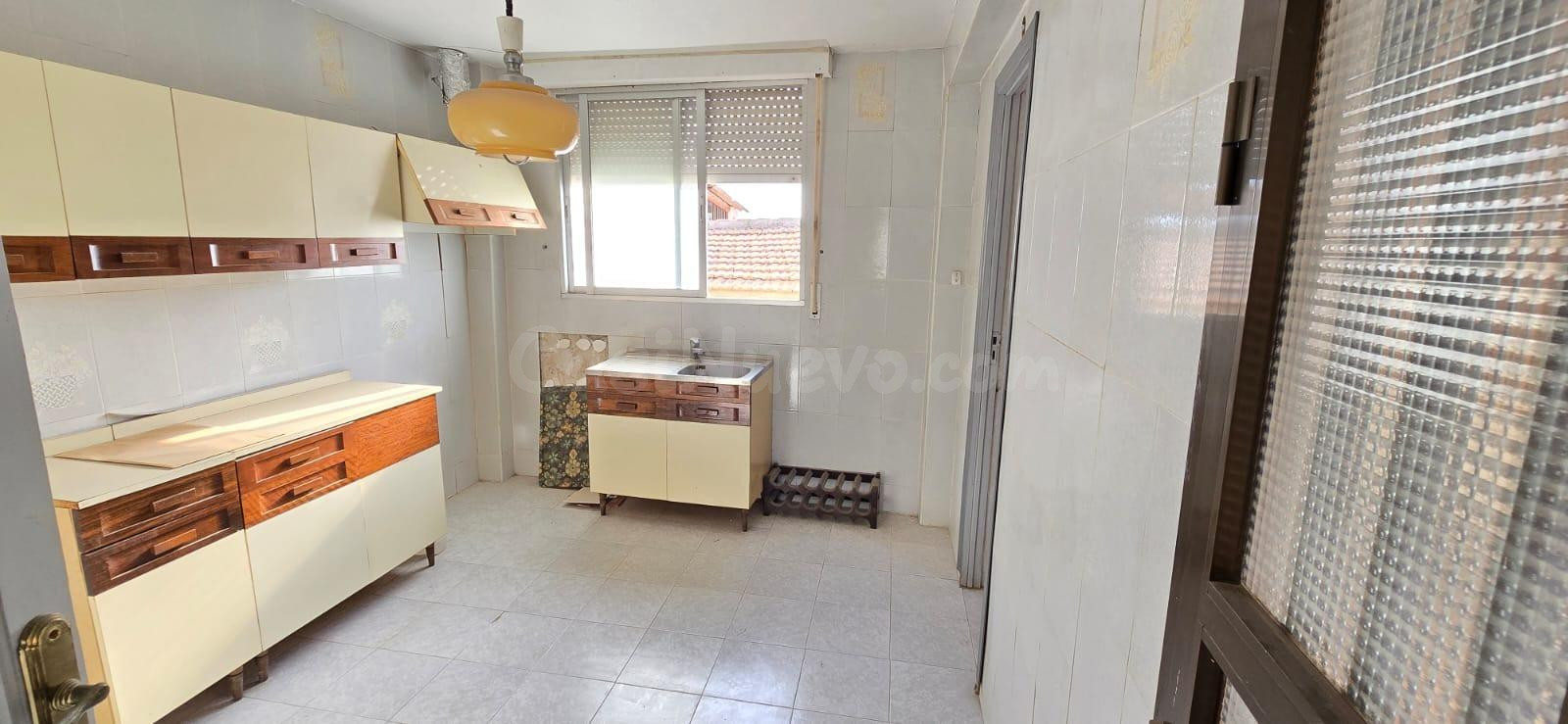 ¡OPORTUNIDAD! CASA CON TERRENO EN ALGUAZAS – IDEAL PARA DOS  - foto 3