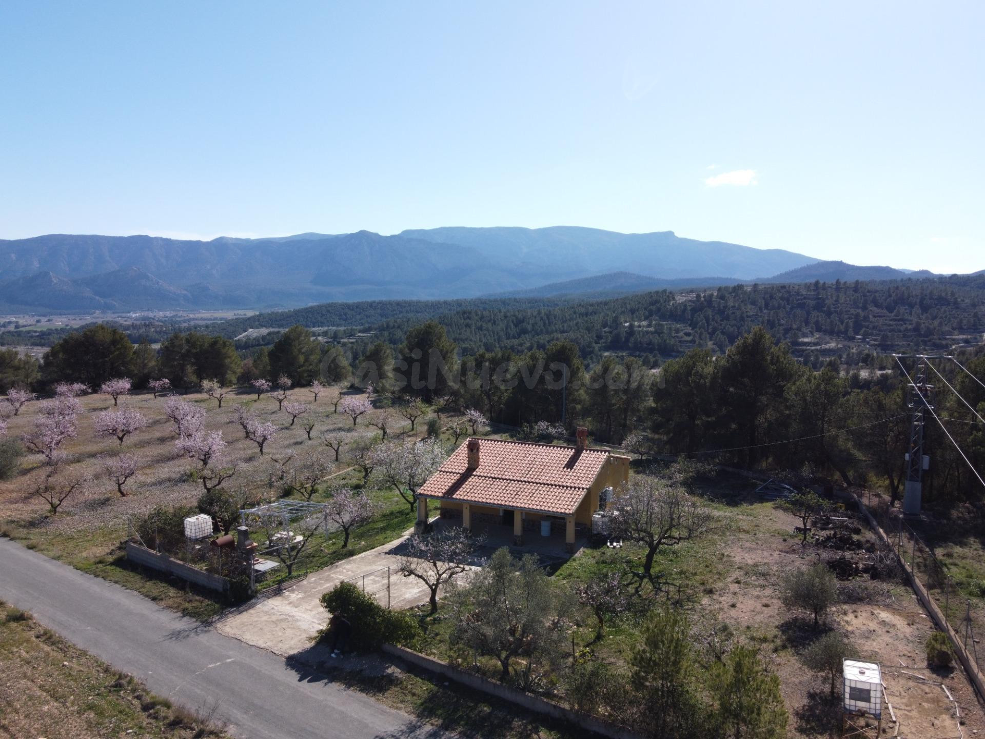Encanto rústico en plena naturaleza – Casa con 58.000 m2 de  - foto 3