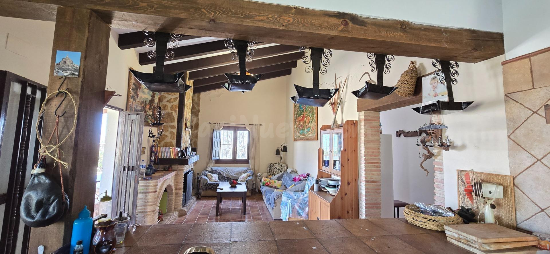 Encanto rústico en plena naturaleza – Casa con 58.000 m2 de  - foto 5